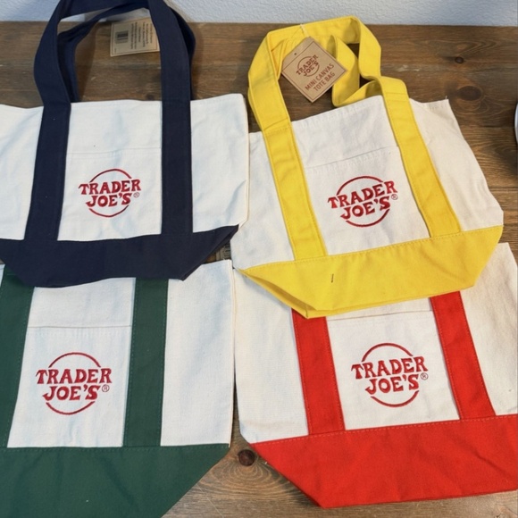 Set of 4 Limited Edition! Trader Joe’s Colorful Canvas Mini Tote Bags 2025 NWT - Picture 9 of 12